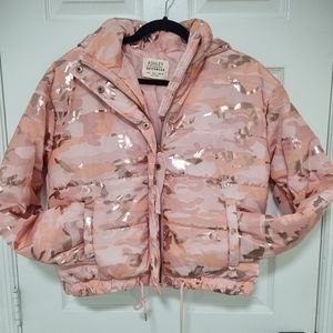 ASHLEY Women's Puffer almost new!!